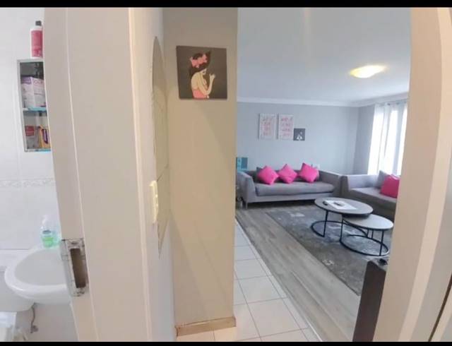 2 BEDROOM TOWNHOUSE FOR SALE IN RIDGEWAY